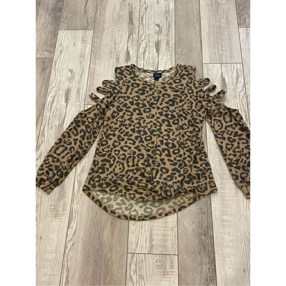 Daytrip, cold shoulder, leopard tunic, top sweater size S - Picture 9 of 9